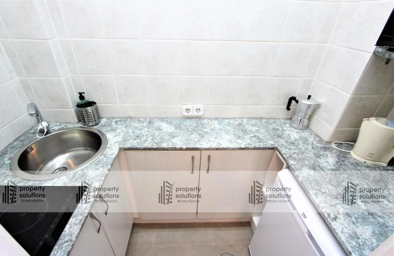 135 Agata Apartamentos. Piscina Y Playa. A Corta Distancia Del Centro. ベナルマデナ アパート